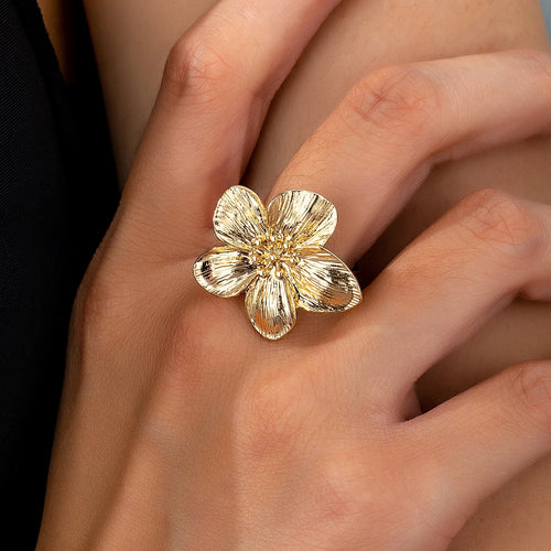 A Women's Ring, Flower Metal Opening, Adjustable Size Ring, Suitable for Daily Wear and Vacation